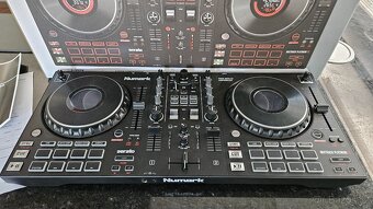 Numark Mixtrack platinum fx - 3