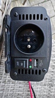 Měnič napětí 12V / 230V 600W + USB - 3