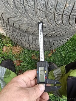 235/65 R17 kia sorento lité kola zimní - 3
