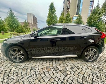 VOLVO V40 CROSS COUNTRY 2.5 T5 187KW 4x4 SUMMUM-AUTOMAT-ACC - 3