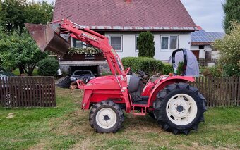 Malotraktor Yanmar s čelním nakladačem - 3