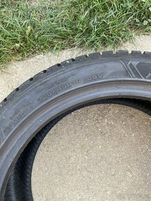 Zimní pneu Goodyear 225/45/18 95 V - 3