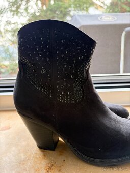 Marco Tozzi polokozacky cerne vyteplene 37 - 3