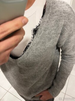 Dokonalý svetr s krajkou - 3