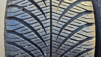 Celoroční pneu 215/55/17 Good Year - 3