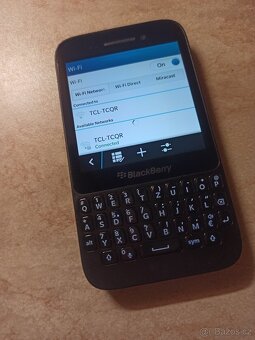 mobilní telefon Blackberry Q5 - 3