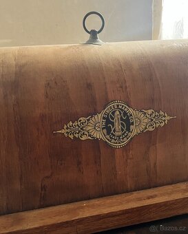 Starý šlapací šicí stroj Singer - 3