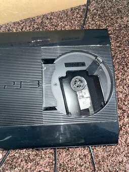 Prodám PS3 konzoli a dva dualshocky + hry - 3