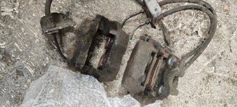 Čtyřpístkové brzdiče Škoda 130 - 3