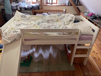 vyvýšená dětská postel se skluzavkou a s matrací - 3