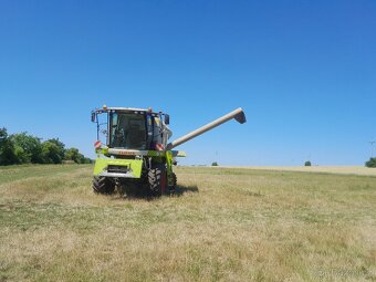Claas avero 240 - 3