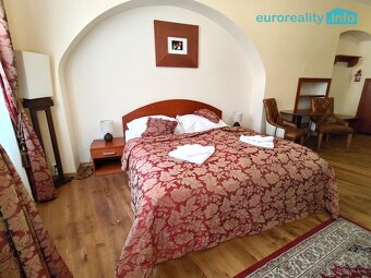 Pronájem, apartmán 4+1, 110 m2, Plzeň - město, ul. Zbrojnick - 3