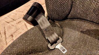 Prodám novou sedačku ZETOR - 3