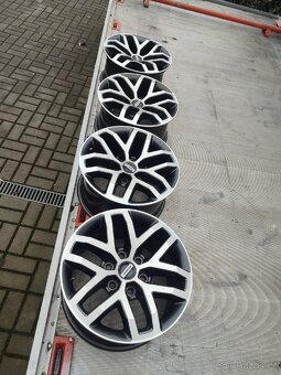 Kola Ford F150 Raptor - 3