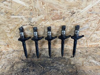 VSTŘIKOVAČE 3.0 CDTI OPEL,RENAULT,SAAB 8-97239161-7 Denso - 3