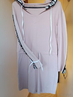 Světle růžové bavlněné šaty s kapucí /dlouhá mikina - 3