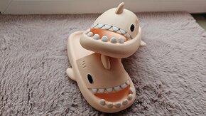 Žraločí pantofle / SHARK SLIPPERS / vel.38-39 - 3