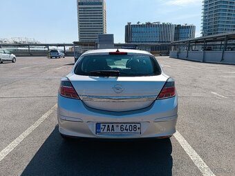 Opel Astra H GTC 2007 - 3
