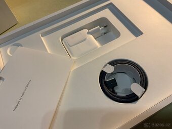 Macbook AIR M3 16GB RAM 256GB temně černý - 3