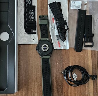 Prodám hodinky TicWatch Pro 5 - 3
