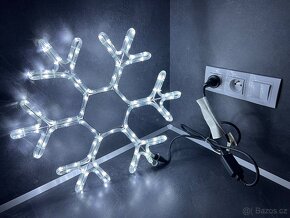 Vánoční svítící LED vločka - 3