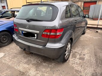 Mercedes B200 náhradní díly - 3