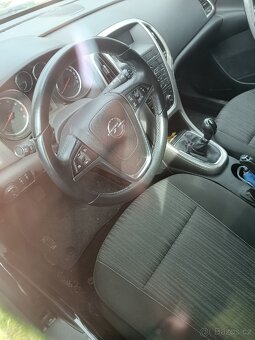 Prodám díly z Opel Astra sportourer combi - 3