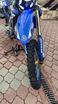 YAMAHA YZF 250 - 3