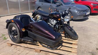 Royal Enfield Interceptor INT 650 - 3