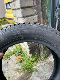 2ks Celoroční pneu Kumho Solus 4S 225/50 r17 98W - 3