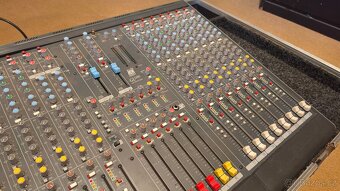 Allen & Heath GL 2200 Mixážní pult + case - 3