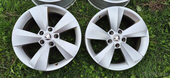 Alu kola originál Škoda 5x112 6,5x17 ET38 565 601 025 J - 3