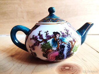 NA PRODEJ KRASNE DEKOROVANA KONVICKA NA ZELENY CAJ - 3