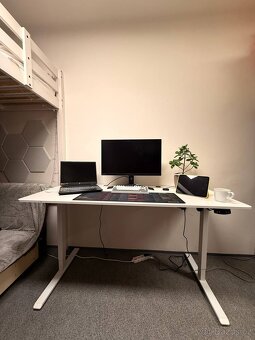 Výškově nastavitelný elektrický stůl - 3