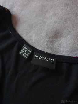 Bodyflirt černé kytičkové šaty, vel. 36 / 38 - 3