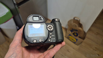 Konica Minolta Dimage Z5 - 3