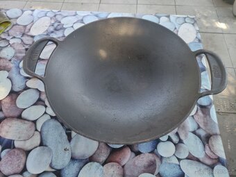 Litinový wok Weber - 3