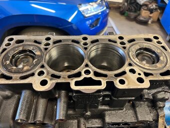 Blok motoru cfh 2.0 TDi - 3