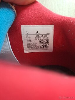 Boty Air Jordan 4 - 3