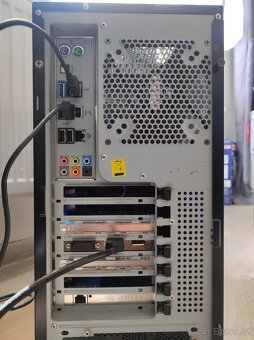 Stolní PC + TV Samsung 37 - 3