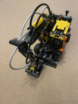 LEGO Technic 42053 Volvo EW 160E - 3
