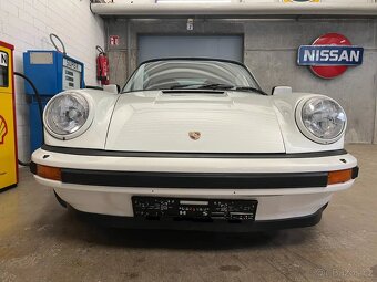 Porsche 911 Carrera z roku 1988 - 3