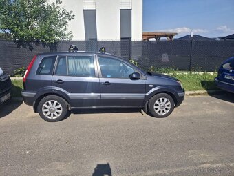 Nadstandardně vybavený Ford Fusion - 3
