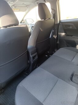 Toyota Auris TS(kombi) 1.4 diesel 2013, do provozu 4/2014 - 3