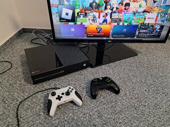XBOX ONE SSD 500GB + TV 32" FullHD - 3