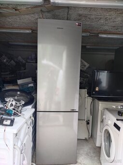 Prodám funkční lednici zn.SAMSUNG výška-190 cm--DOVEZU-- - 3