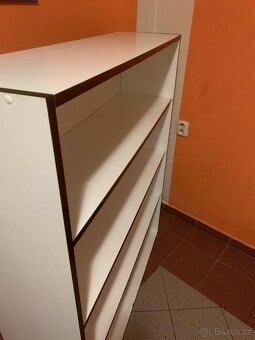 Dlouhý bílý regál / skříň 135 cm – Olomouc - 3