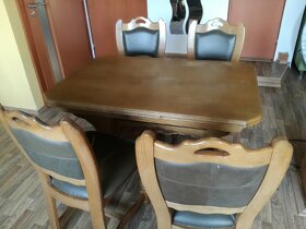 Rozkládací jídelní stůl a židle masiv - 3