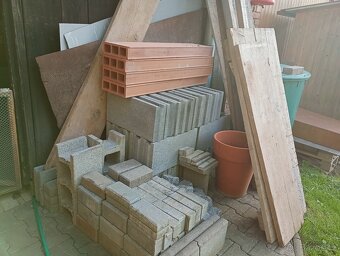 Prodám betonové zdící tvárnice P 10 a stropní desky Hurdis - 3