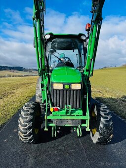 Komunální traktor JOHN DEERE 4720 - 3